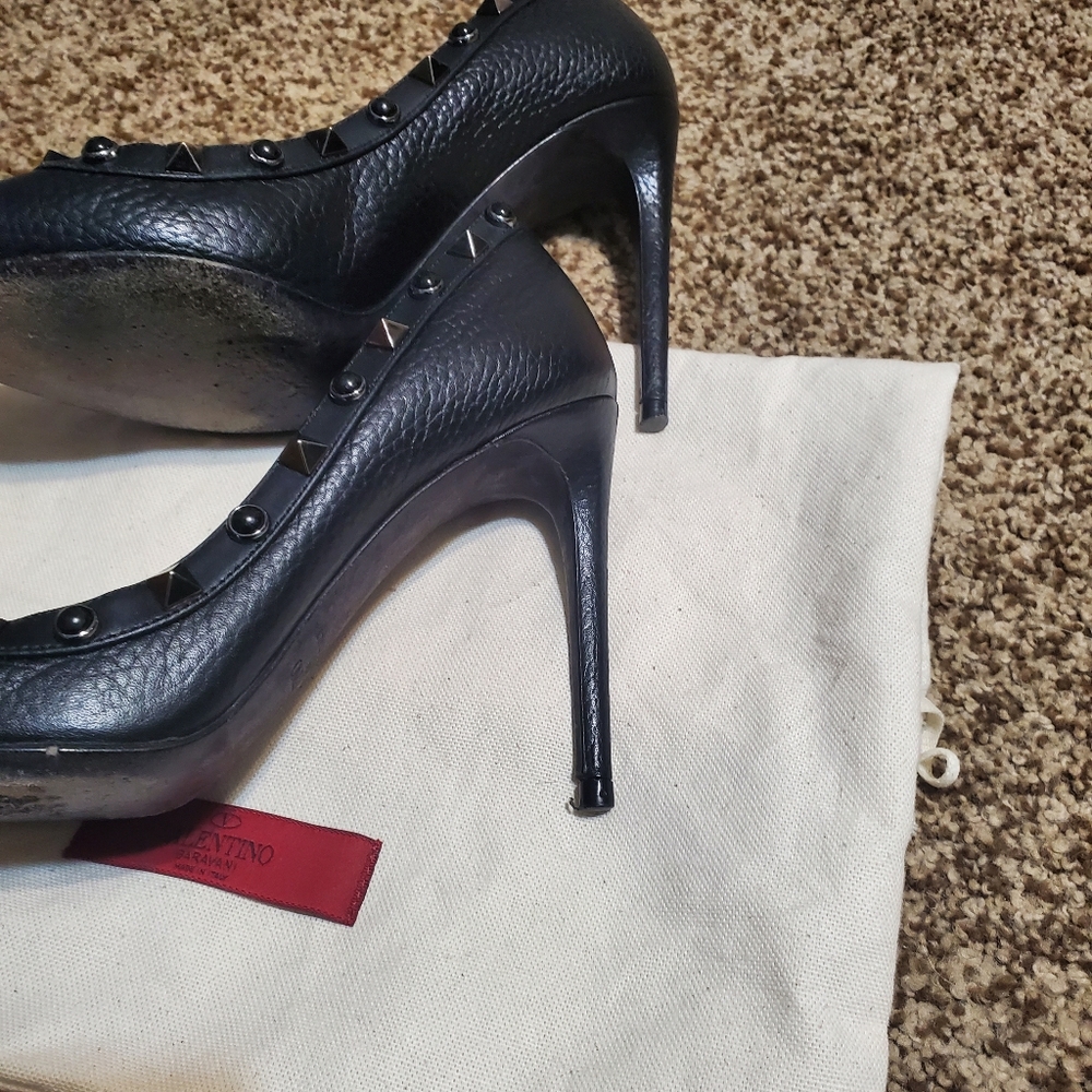 Authentic Valentino Rock stud Black Pumps |Size 36 - Picture 6 of 9